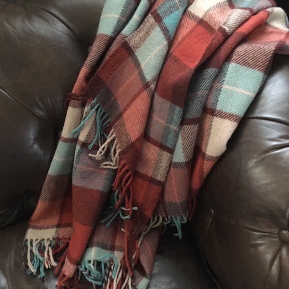 Pendleton Plaid Wool Blanket - Picture 3 of 3